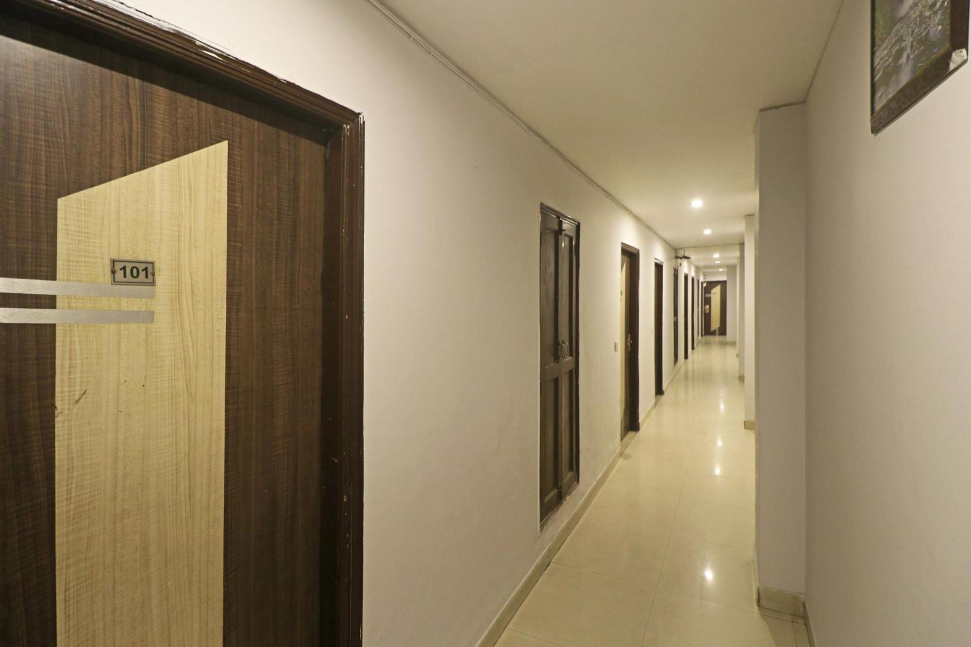 Airport Samara Inn نيودلهي المظهر الخارجي الصورة